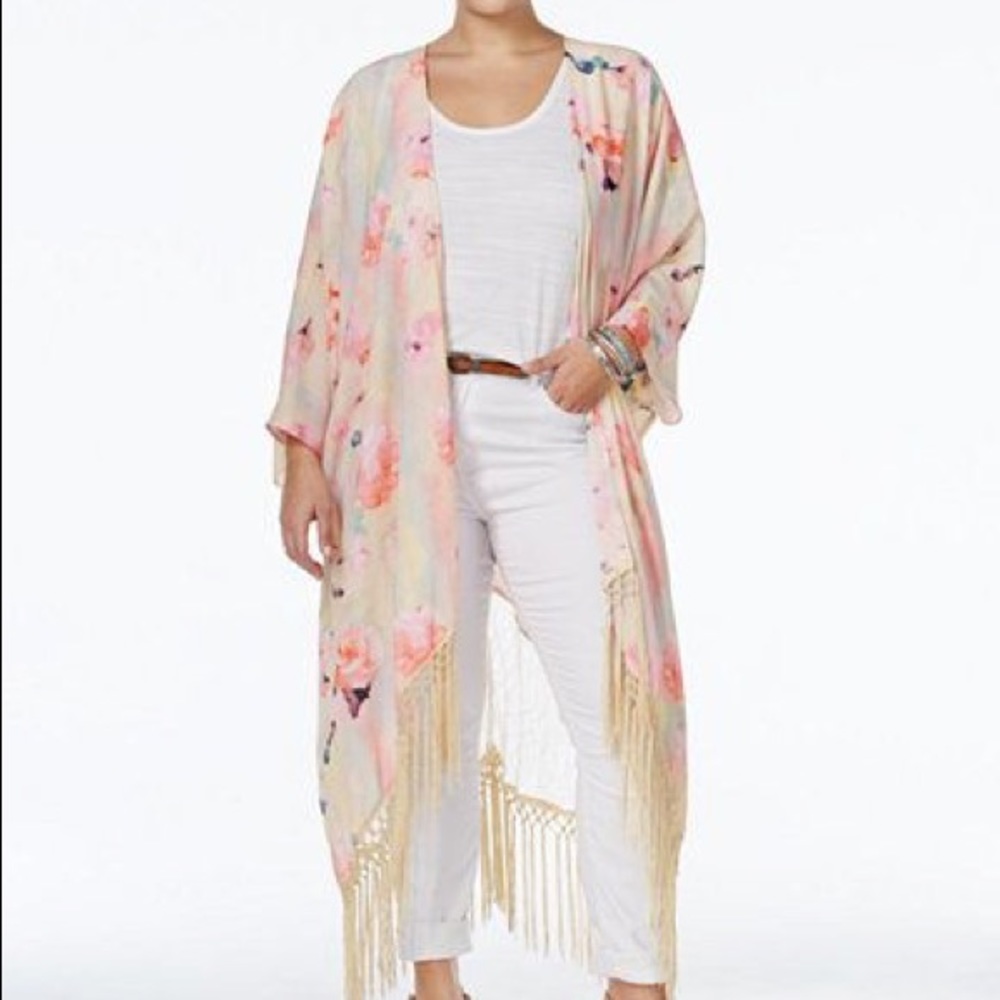 Melissa McCarthy floral kimono